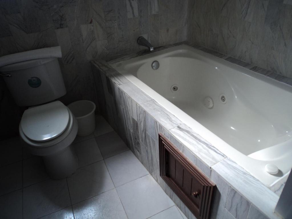 Hotel Monaco Сиудад Хуарес Екстериор снимка